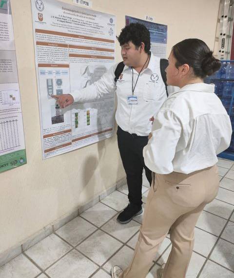 Estudiante de la UAT destaca en encuentro sobre optoelectrónica