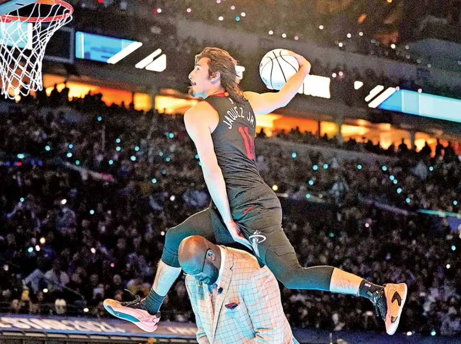 Jaime Jáquez Jr. enseñó el camino por encima de Shaquille O’Neal