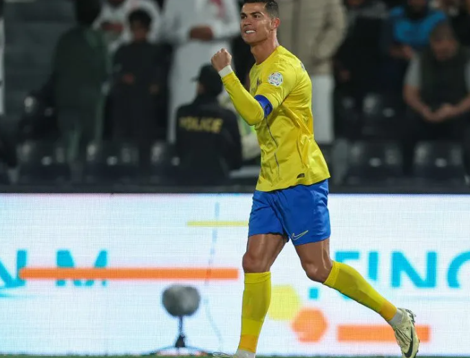 Suspenden y multan a Cristiano Ronaldo en Arabia Saudita por un gesto obsceno durante un partido
