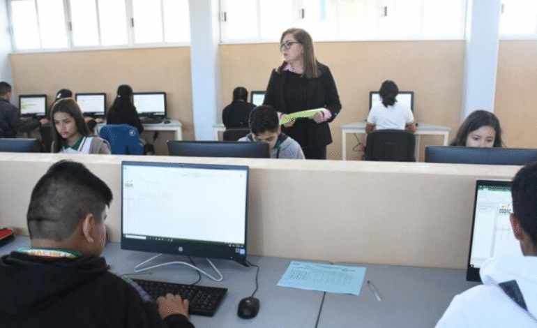 Reclutan empresas a egresados del Cobac