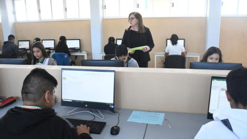 Reclutan empresas a egresados del Cobac