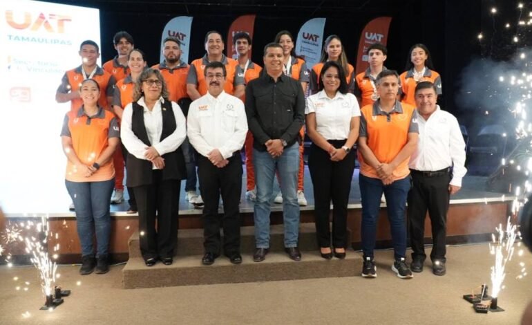 Reconoce la UAT a estudiantes destacados