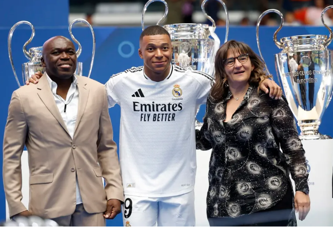 Kylian Mbappé disfruta de un “día increíble” tras su presentación como jugador del Real Madrid