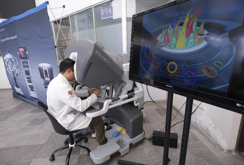 Primer robot en operaciones oncológicas