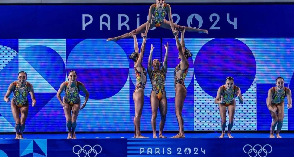 Nadadoras mexicanas brillan en los Juegos Olímpicos de París 2024 por su bello traje