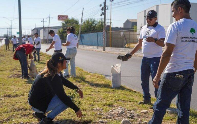 Participan empresas de RA en programa ‘Adopta tu banqueta’