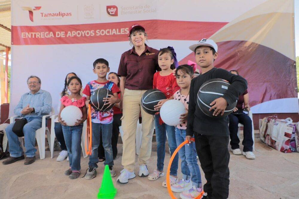 Lleva SEBIEN apoyos a familias de San Nicolás