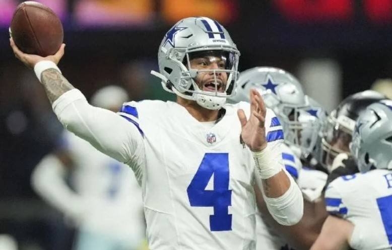 Jerry Jones confirma cirugía para Dak Prescott por lesión en el tendón de la corva