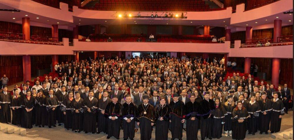 Entrega Dámaso Anaya reconocimientos al mérito universitario 2024