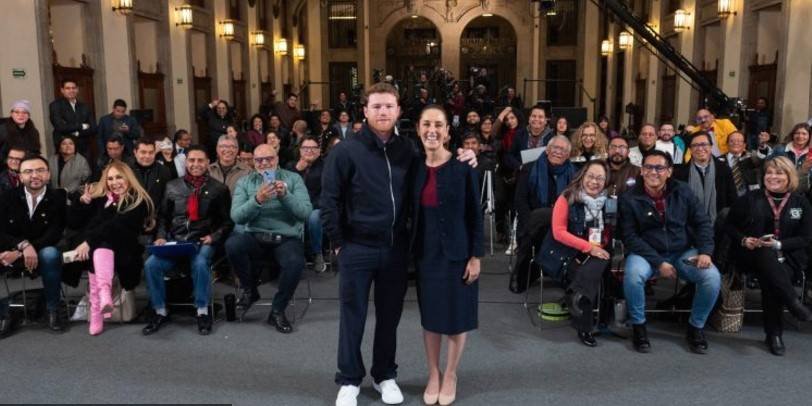 “Canelo” Álvarez entrega guantes de la paz a Claudia Sheinbaum y respalda mega clase de boxeo nacional