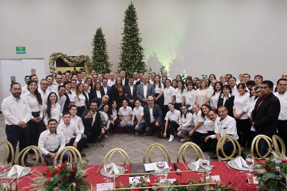 Ofrece la UAT festejos navideños a sus docentes