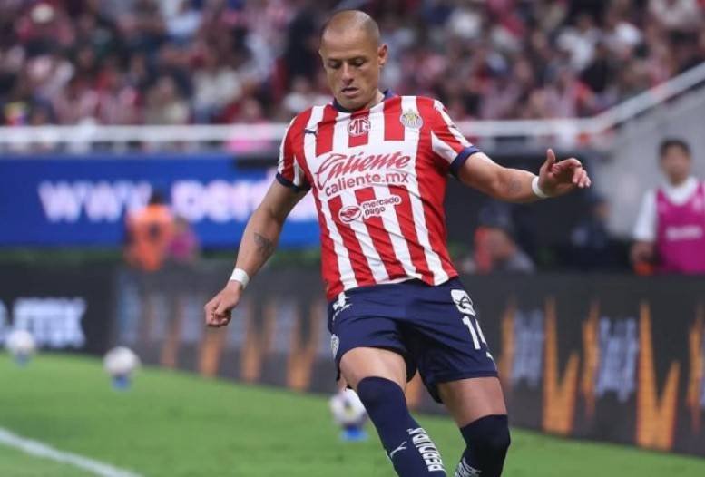 Fanáticos piden la salida de “Chicharito” Hernández de Chivas