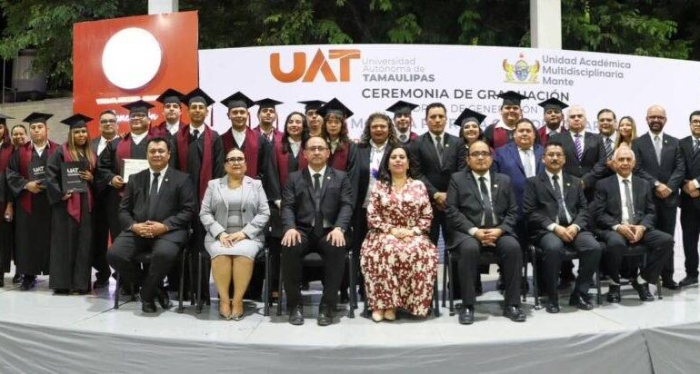 Celebra UAT en El Mante graduación de egresados de licenciatura y maestría