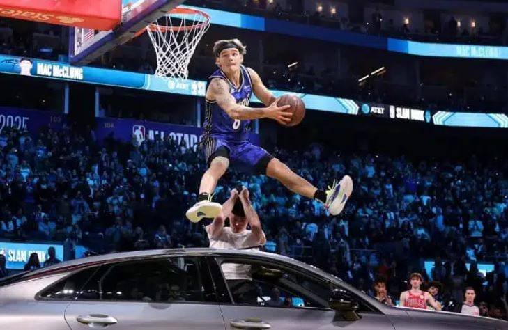 ¡Saltó un carro! Mac McClung hace historia y es tricampeón de Clavadas en NBA