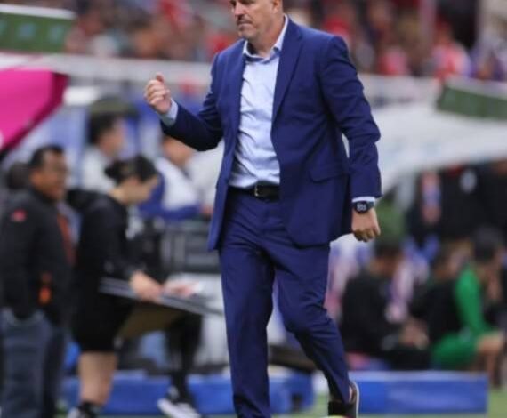 Tres partidos de suspensión para Óscar García tras agresión en el León vs. Chivas