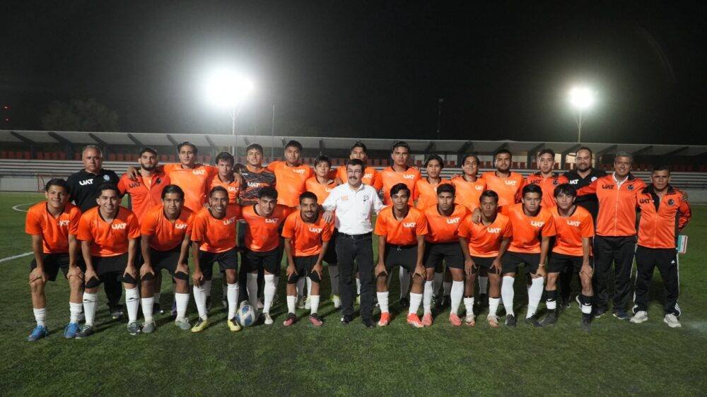 El rector Dámaso Anaya inaugura Torneo Nacional de Futbol por el 75 Aniversario de la UAT
