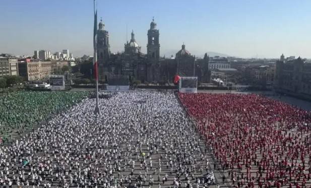 Sheinbaum abre Clase Nacional de Box en el Zócalo capitalino