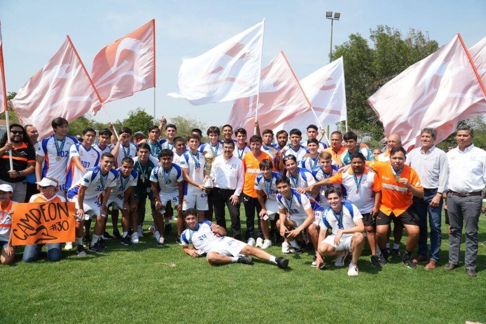 Recibe rector a los Correcaminos campeones de la Liga Premier