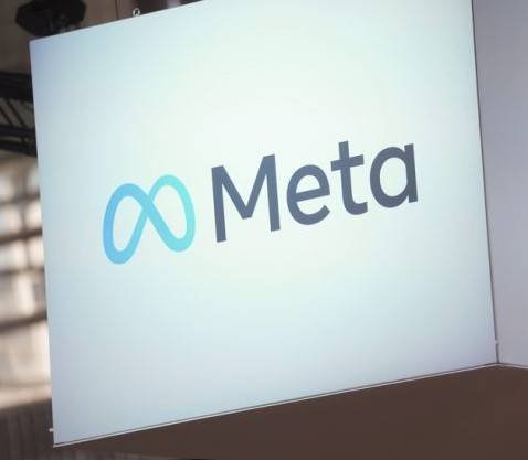 La UE multa a Apple con 500 millones de euros y a Meta con 200 millones en casos separados