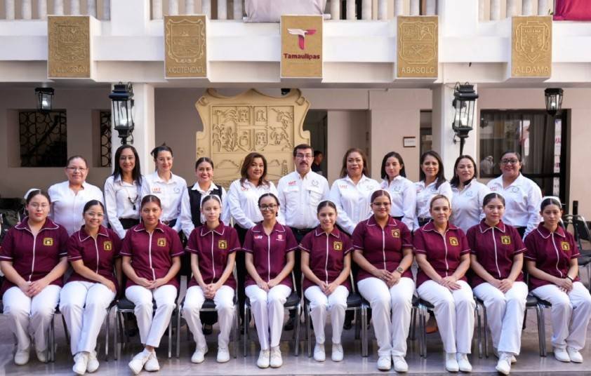 Rector de la UAT reconoce labor humanista de enfermeras y enfermeros