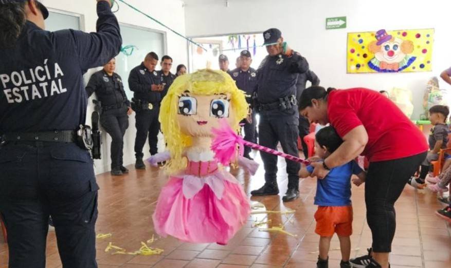 Lleva Policía Estatal alegría a niños en Coahuila