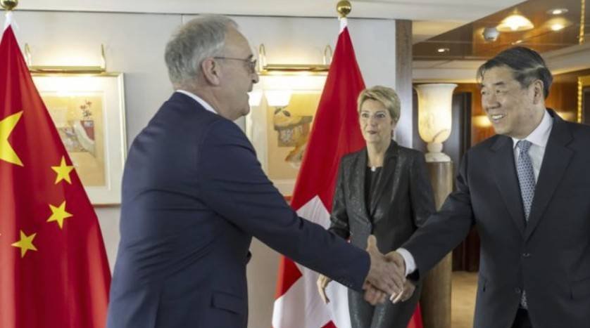 Conversaciones arancelarias entre EEUU y China continuarán el domingo