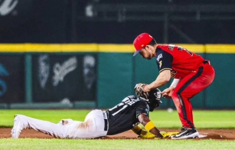 Descarrila Saraperos a Rieleros en Aguascalientes