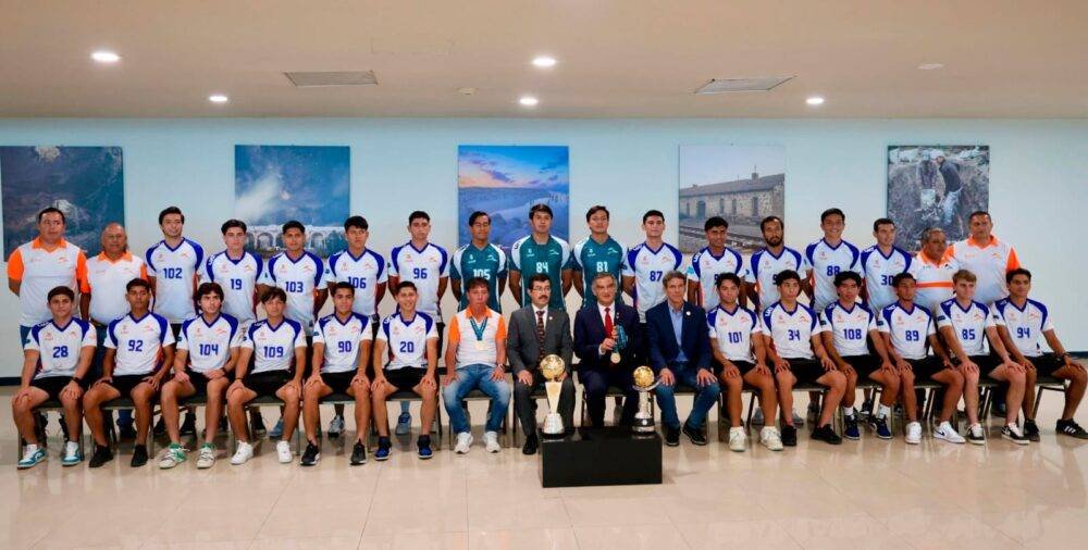 Felicita Américo Villarreal a Correcaminos Premier por poner en alto a Tamaulipas y a la UAT