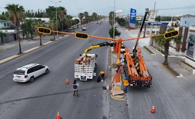 Avanza modernización en la capital de Tamaulipas; red semafórica registra 50 % de avance