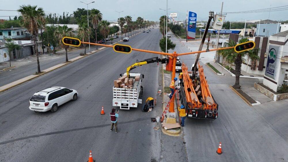 Avanza modernización en la capital de Tamaulipas; red semafórica registra 50 % de avance
