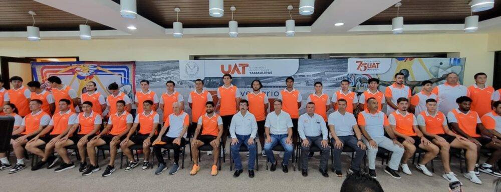 Rector de la UAT presenta oficialmente al equipo Correcaminos para el Torneo Apertura 2025 de la Liga de Expansión